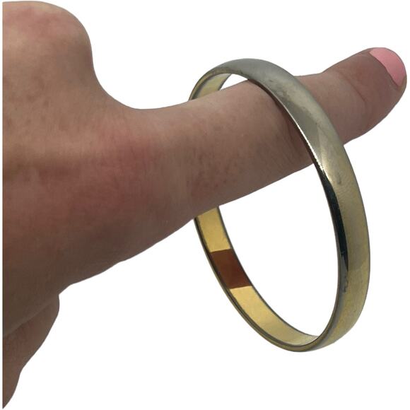 Vintage Monet Gold Tone Bangle Bracelet Classic 80s Minimalist Designer - Picture 14 of 16